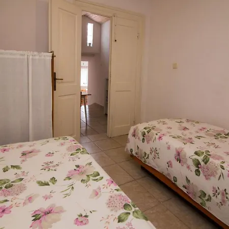 House Landjin Holiday home